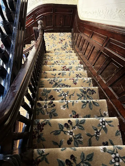 Caesar's Carpet Center Picture 8