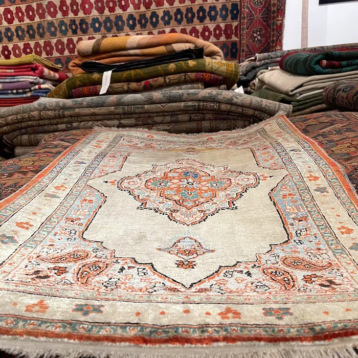 Nazmiyal Auctions Picture 4