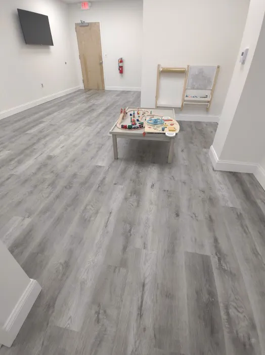 Eduardo Carpet & Hardwood Floors Picture 2