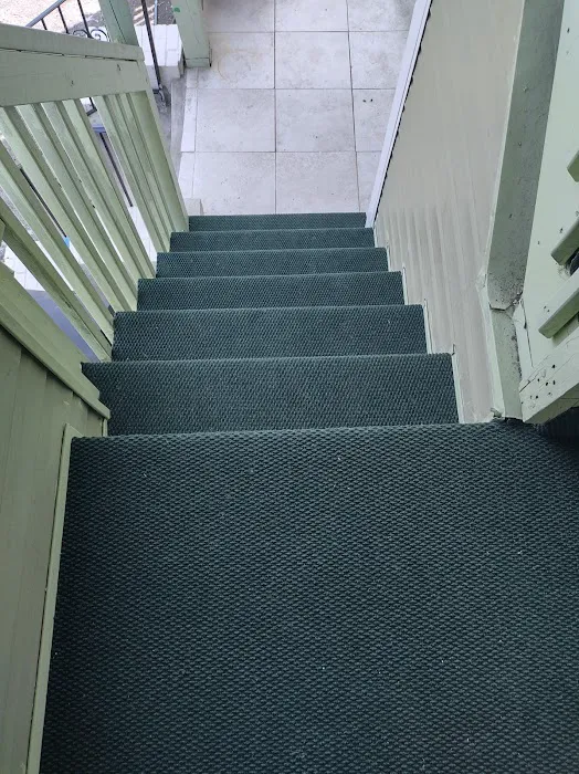 Eduardo Carpet & Hardwood Floors Picture 1