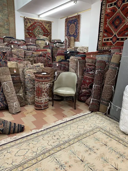 Leon Banilivi Rugs,Inc Picture 3