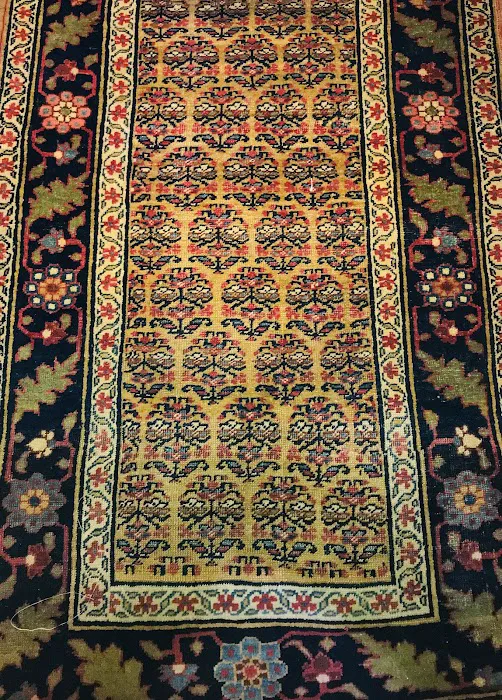 Shiraz Antique Carpets Picture 2