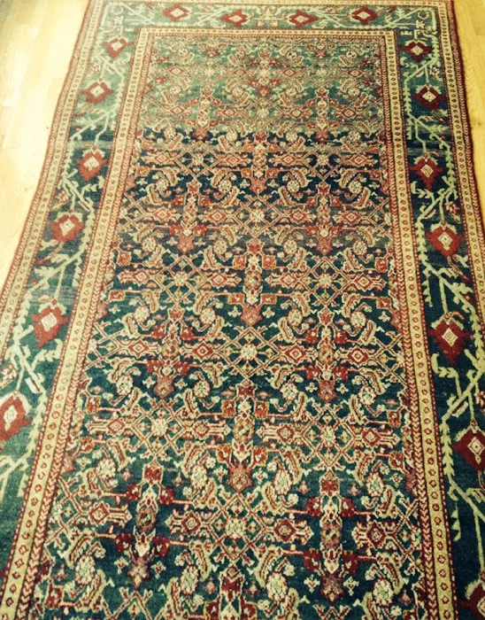 Shiraz Antique Carpets Picture 4
