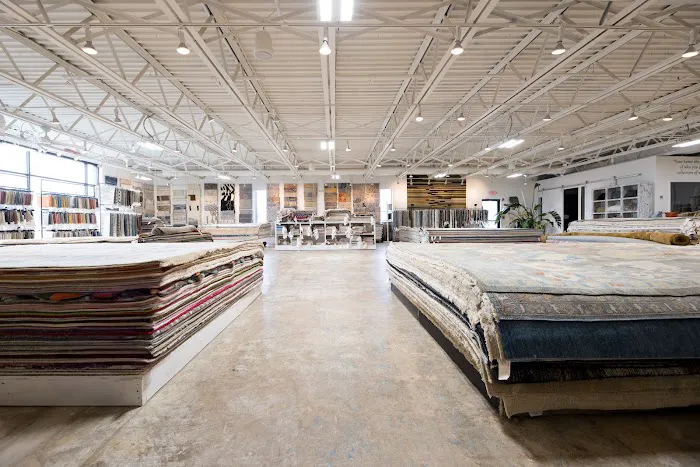 Apadana Rugs & Carpets Picture 5