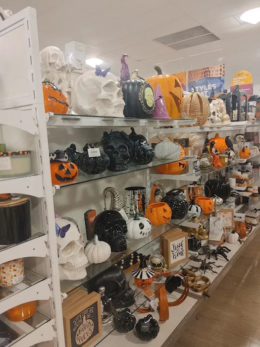 HomeGoods Picture 8