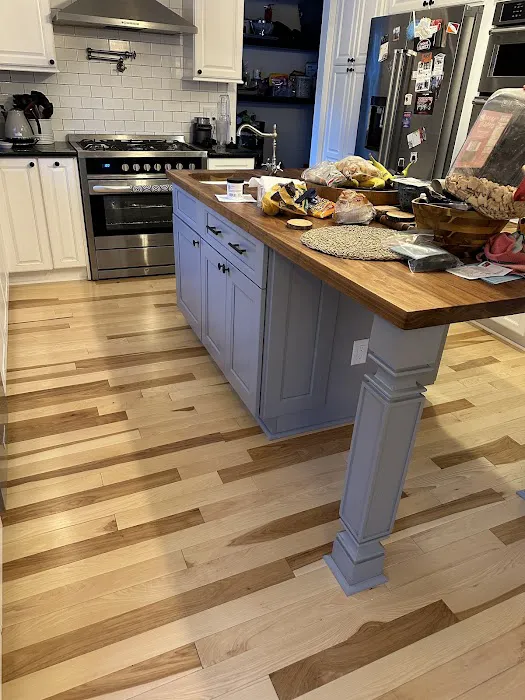 Towne Paint & Flooring Picture 3