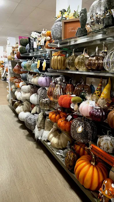 HomeGoods Picture 8