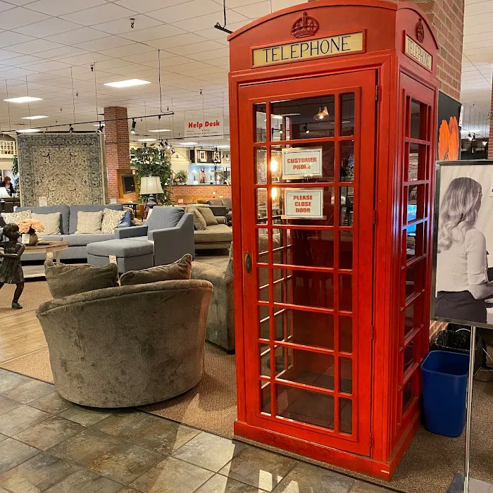 Raymour & Flanigan Furniture and Mattress Outlet & Clearance Center Picture 7