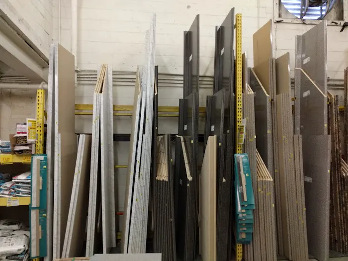 Home Outlet Picture 7