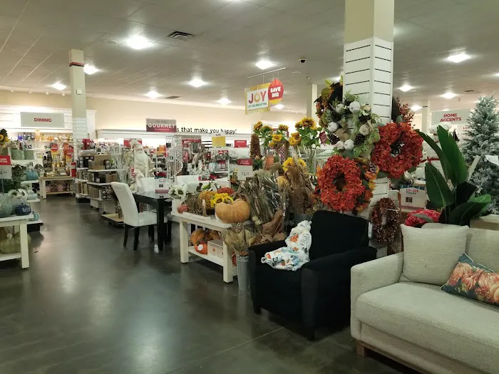 HomeGoods Picture 6