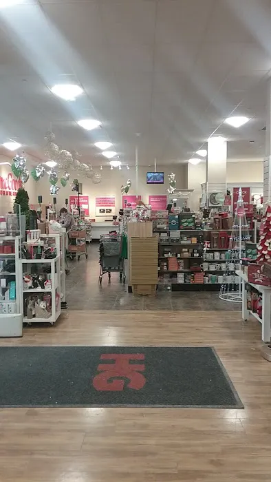HomeGoods Picture 1
