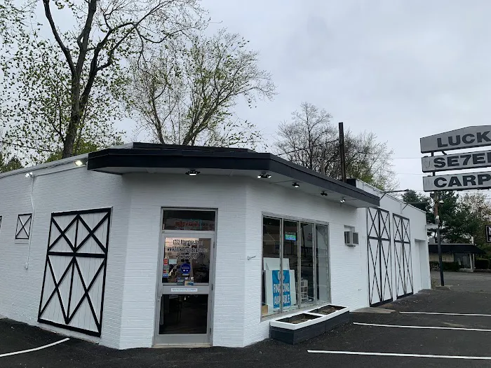 Lucky Sevens Carpet Picture 5