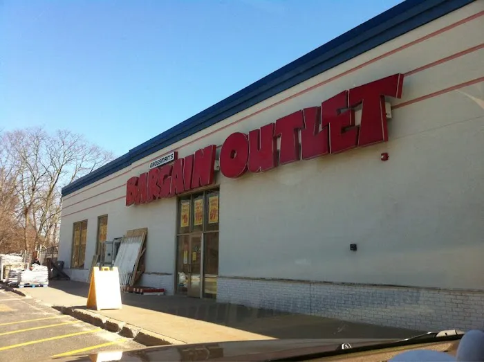 Home Outlet Picture 9