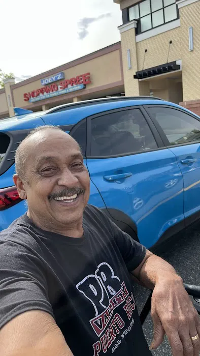 Joey'z Shopping Spree Picture 7