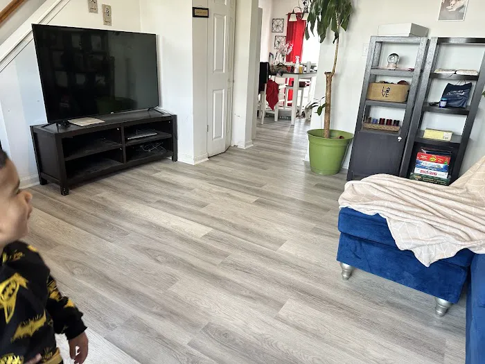 United Floors Inc Picture 2