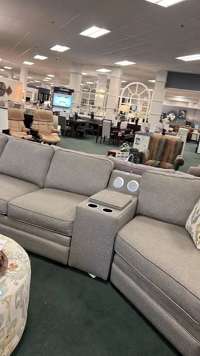 Raymour & Flanigan Furniture and Mattress Showroom & Outlet Picture 4