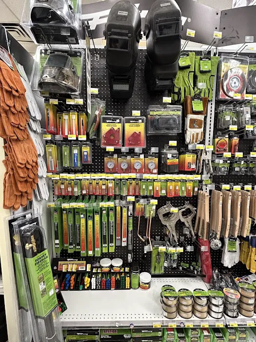 Deatons Bldg/Home Ctr Inc Picture 4