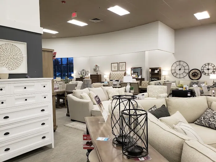 Raymour & Flanigan Furniture and Mattress Store Picture 4