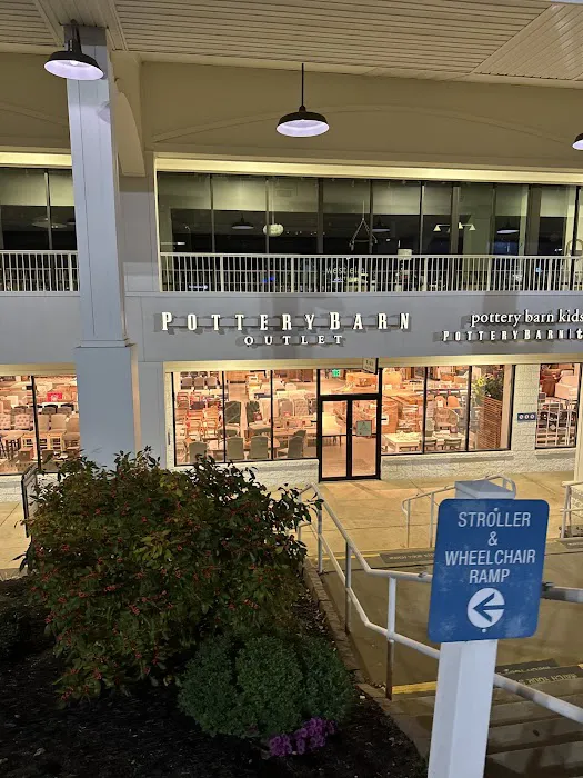 Pottery Barn Outlet Picture 8