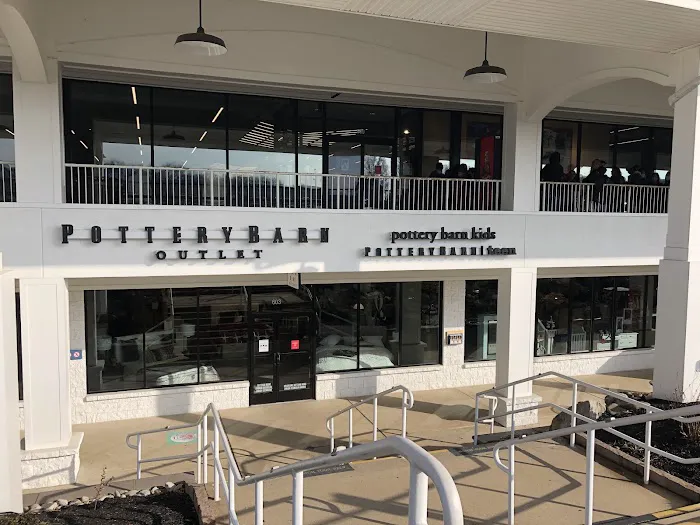 Pottery Barn Outlet Picture 5