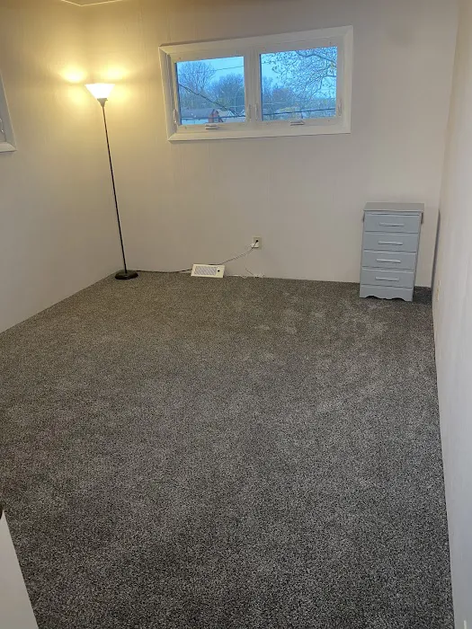 Outlet Carpet and Flooring Picture 1