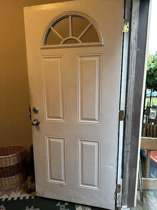 Home Outlet Picture 3