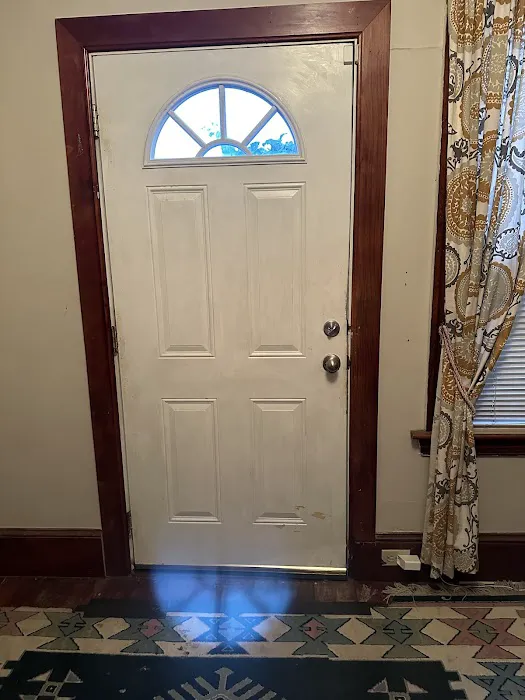 Home Outlet Picture 7