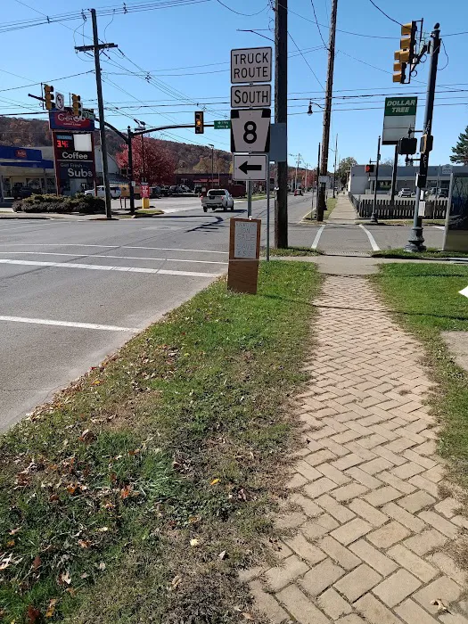 Clifford's Carpet & Water Beds Picture 4