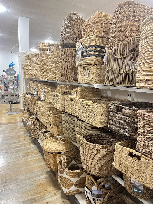 HomeGoods Picture 7