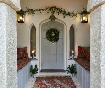 The Importance of Carpet in Creating a Welcoming Entryway